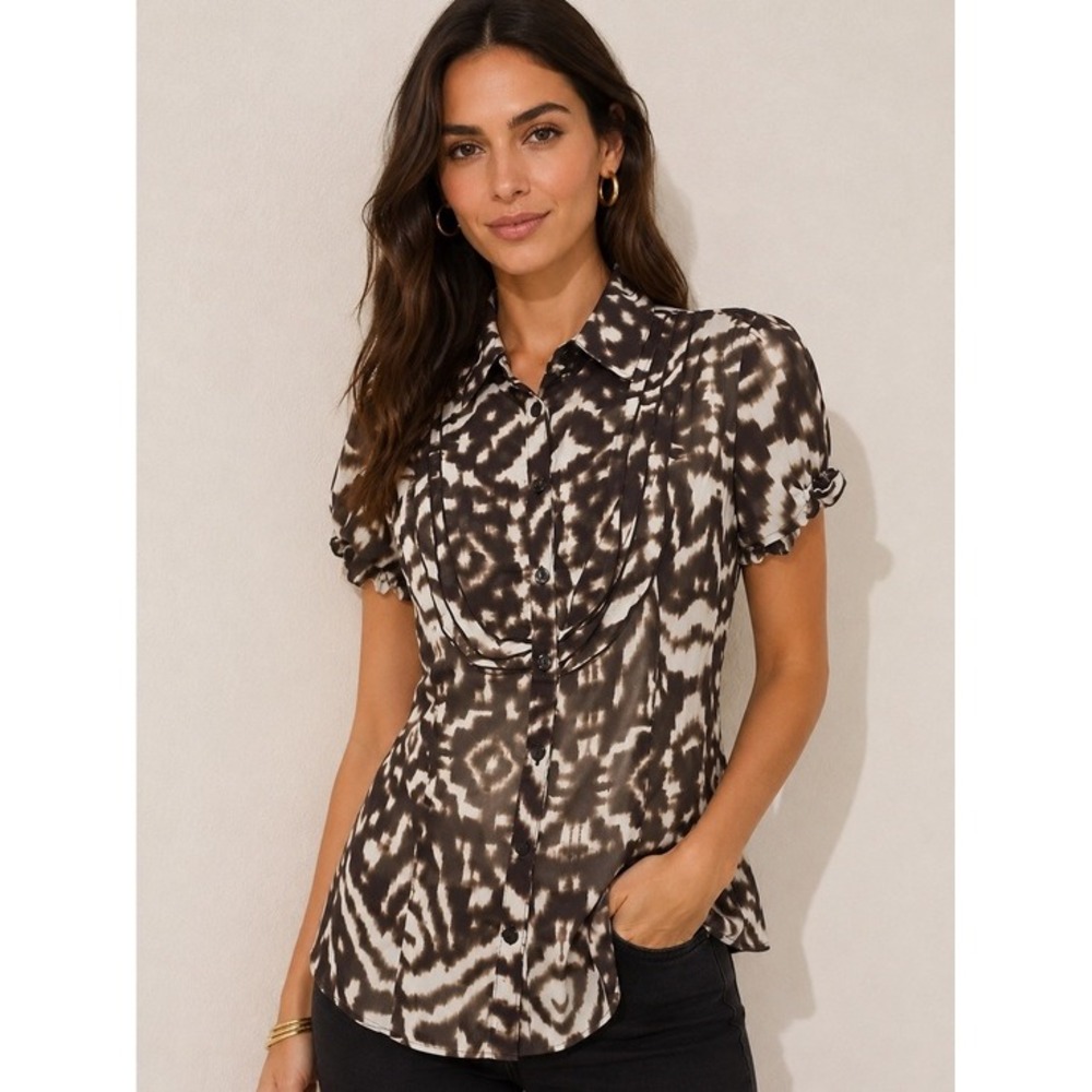 EAST 5TH WOMAN. Southwestern Design! Brown/White button down dress/top. 1X.